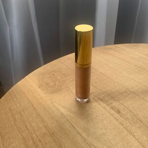 Milani nourishing lip plumper